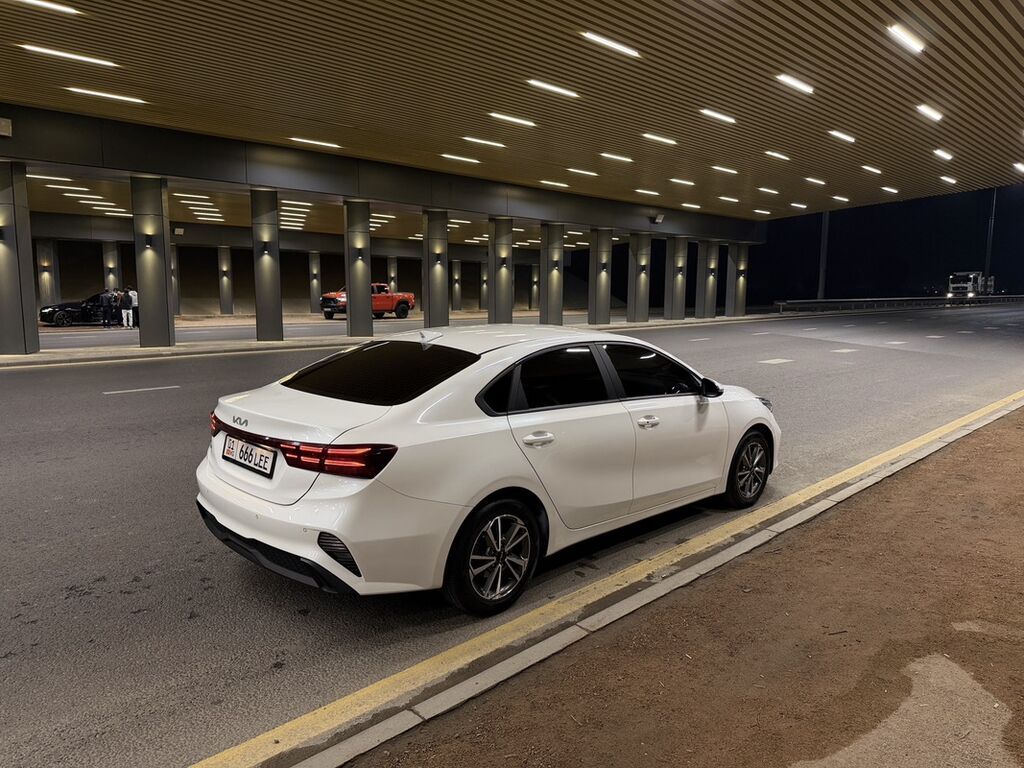 Kia K3: 2022 г., 1.6 л, Вариатор, Бензин, Седан: фото 1
