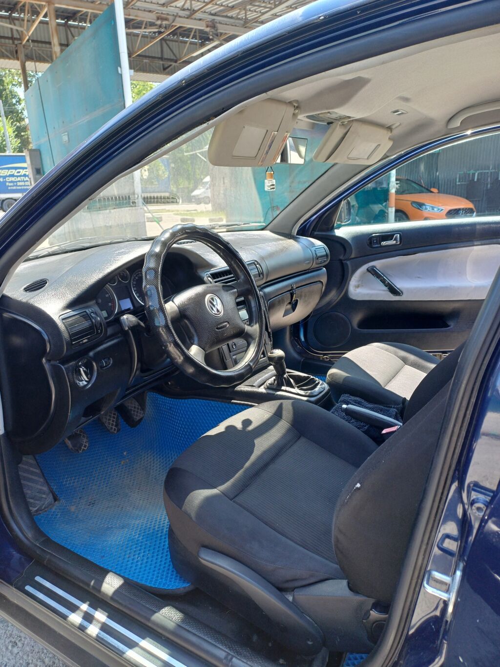 Volkswagen Passat: 2001 г., 2 л, Механика, Бензин, Седан: фото 3