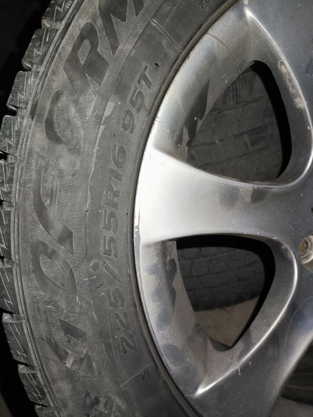 Колеса в сборе 225 / 55 / R 16, Зимняя шипованная, Б/у, Комплект, Легковые, Литые, отверстий - 5: фото 4