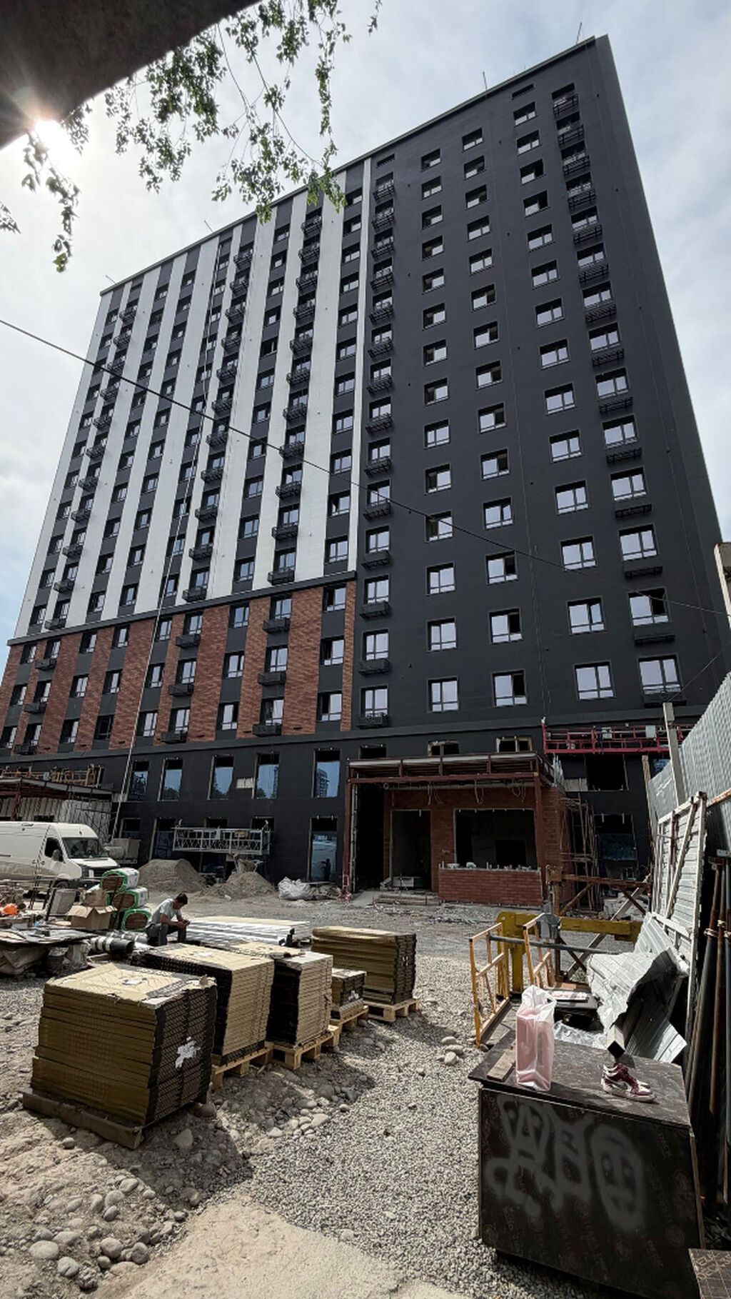 Продам 3-комнатную квартиру 132 м² на 16 этаже: фото 1