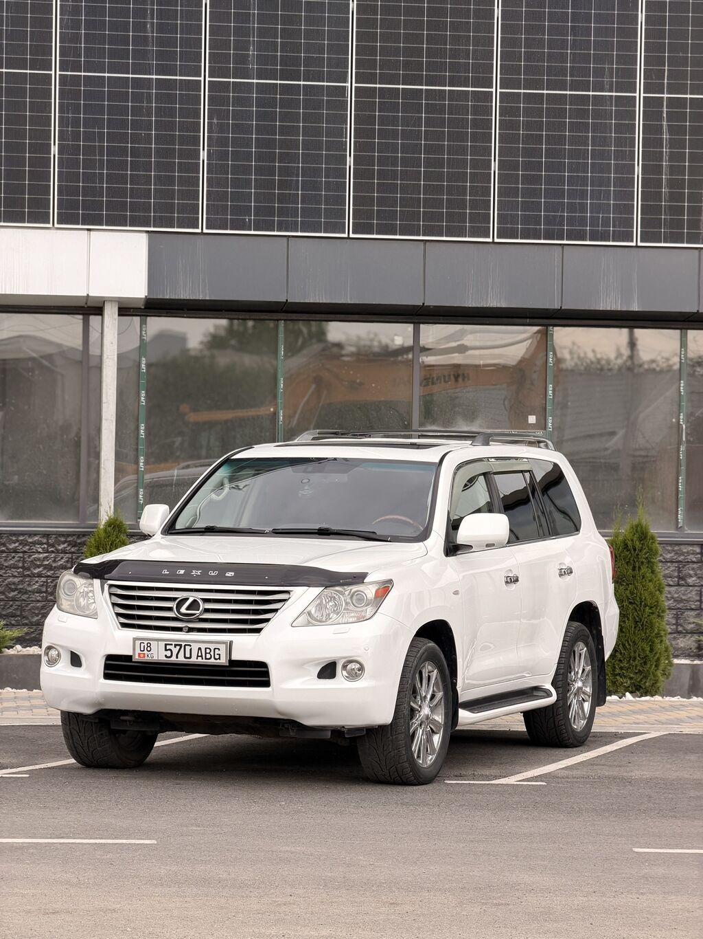 Lexus LX: 2011 г., 5.7 л, Автомат, Бензин, Внедорожник — фото 1