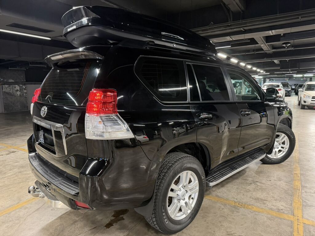 Toyota Land Cruiser Prado: 2010 г., 4 л, Автомат, Бензин, Внедорожник: фото 4
