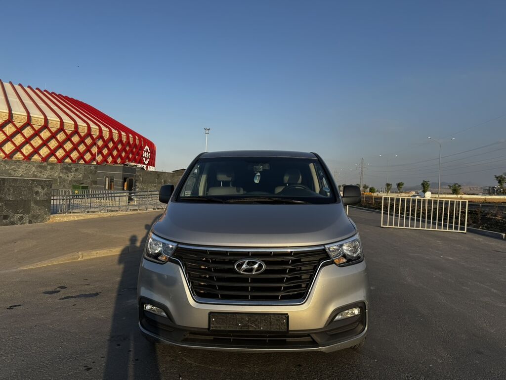 Hyundai H-1: 2019 г., 2.5 л, Автомат, Дизель, Минивэн: фото 2