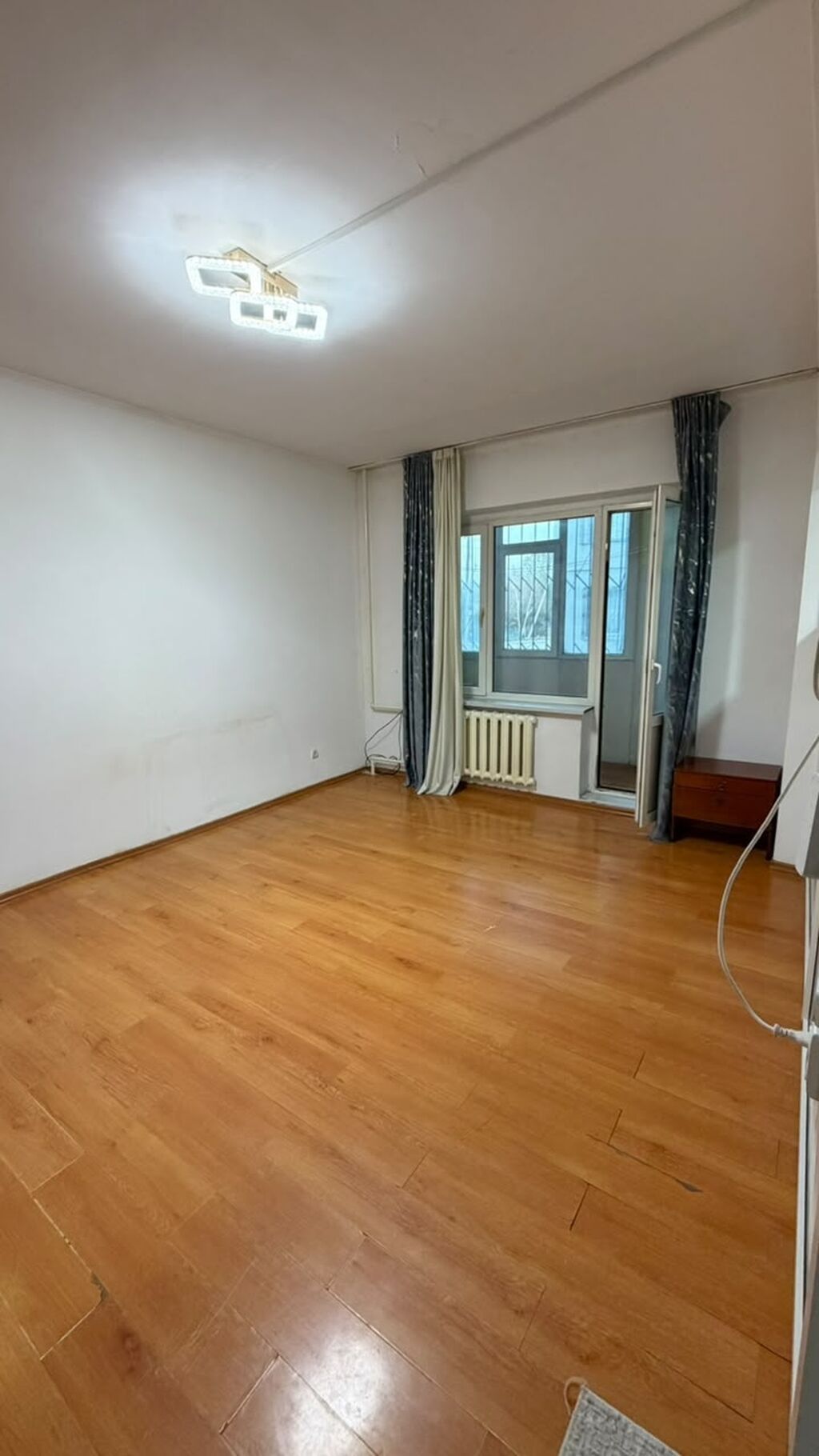 1 комната, 43 м², Учкун мкр Малосемейка, 1 этаж, Старый ремонт: фото 1