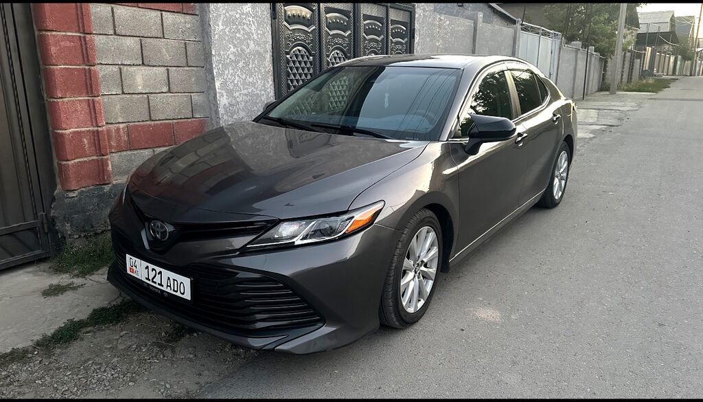 Toyota Camry: 2018 г., 2.5 л, Автомат, Бензин, Седан: фото 2