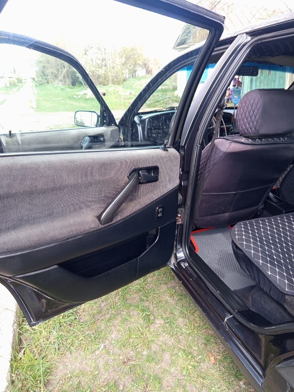 Volkswagen Passat: 1991 г., 1.8 л, Механика, Бензин, Седан — фото 7