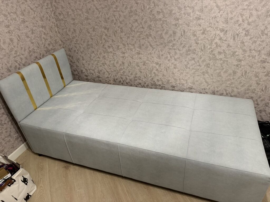 Продам односпальную кровать-тахту с мягким изголовьем: фото 2