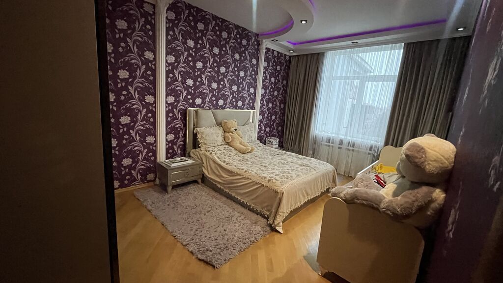 Sumqayıt, 3 otaqlı, Köhnə tikili, 92 kv. m