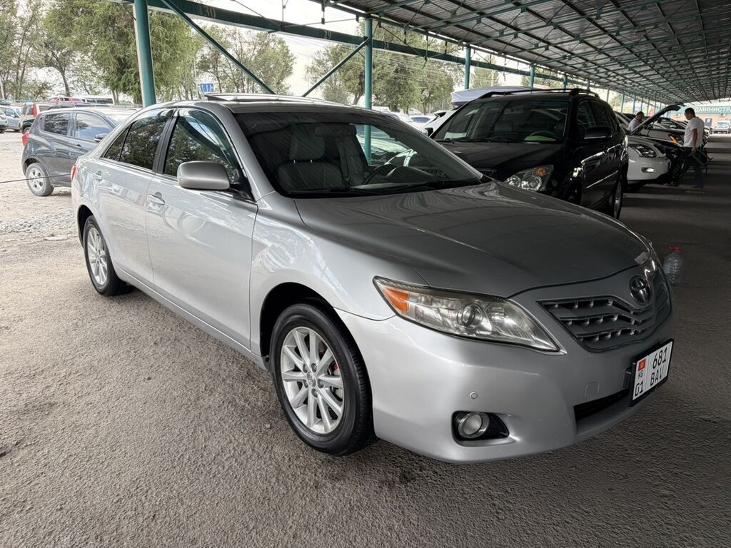 Toyota Camry: 2010 г., 2.5 л, Автомат, Бензин, Седан: фото 2