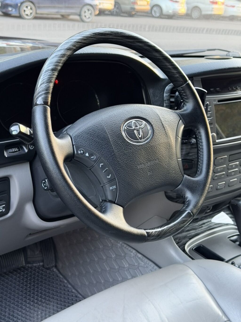 Toyota Land Cruiser: 2006 г., 4.7 л, Автомат, Газ, Внедорожник: фото 7