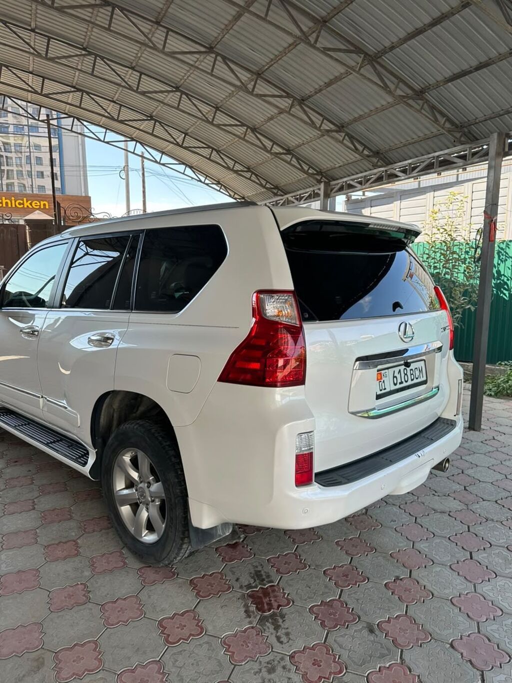 Lexus GX: 2011 г., 4.6 л, Типтроник, Бензин, Внедорожник: фото 3