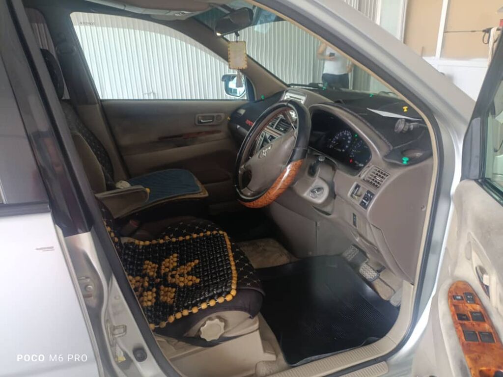 Toyota Gaia: 2003 г., 2 л, Автомат, Бензин, Минивэн: фото 4