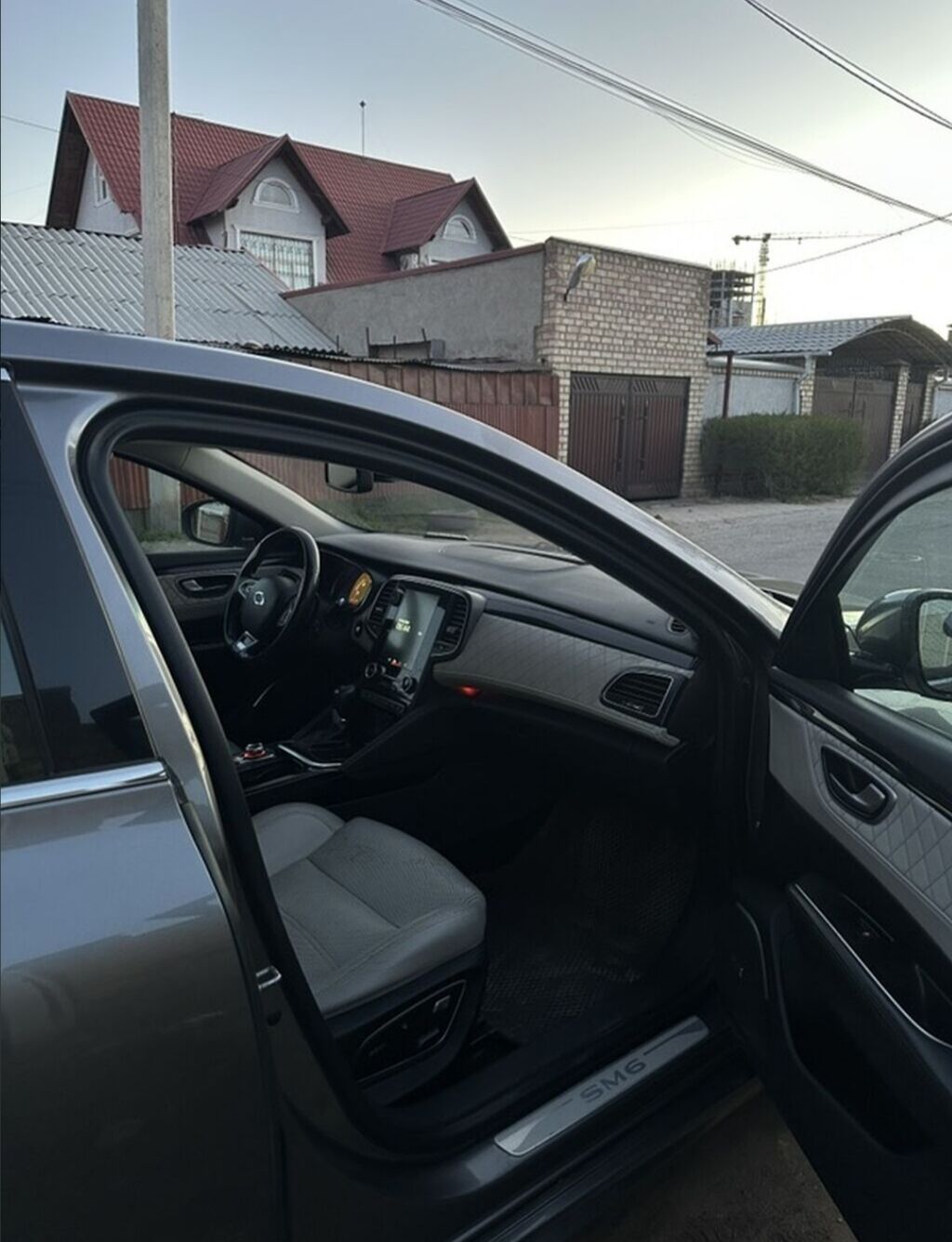 Renault SM6: 2016 г., 2 л, Автомат, Газ, Седан: фото 2