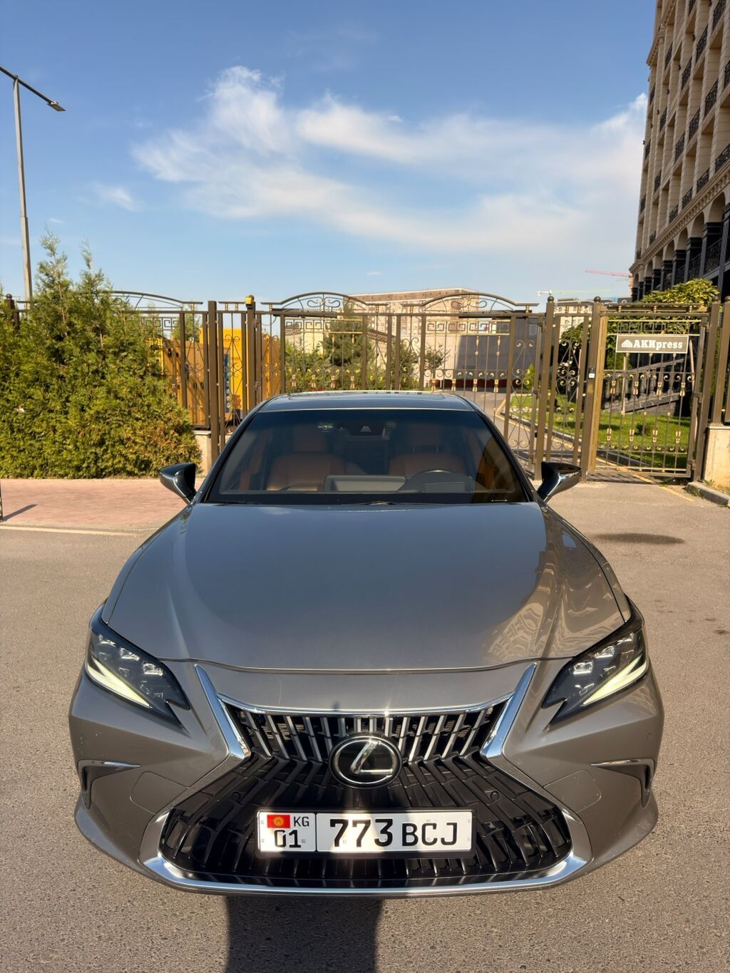 Lexus ES: 2023 г., Гибрид, Седан: фото 2