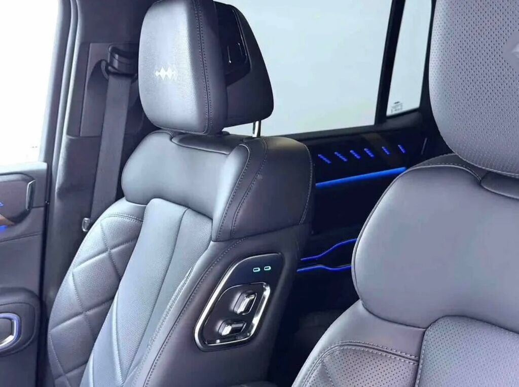 BYD FangChengBao Leopard 8: 2025 г., 2 л, Автомат, Гибрид, Внедорожник: фото 6
