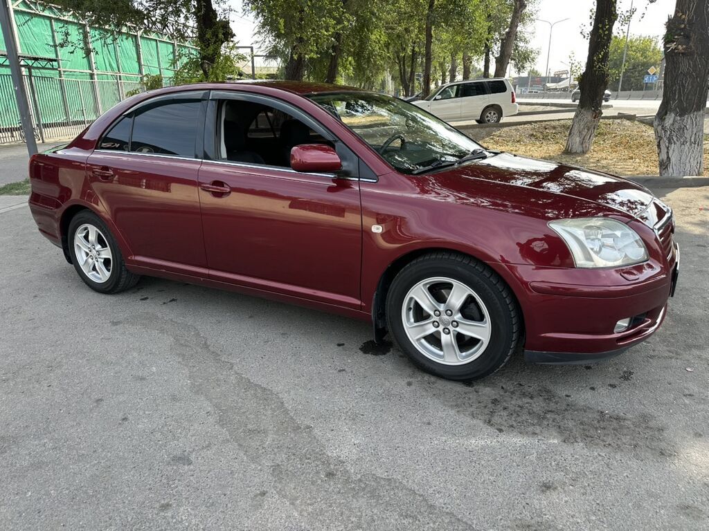 Toyota Avensis: 2004 г., 1.8 л, Автомат, Бензин, Седан: фото 2