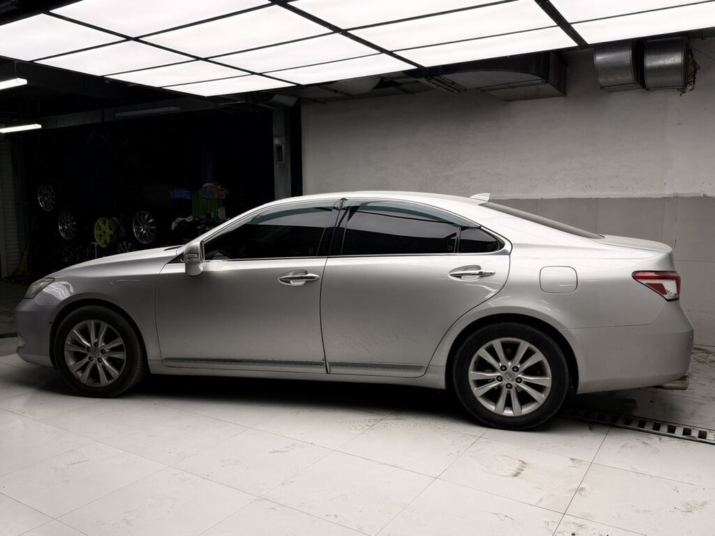Lexus ES: 2010 г., 3.5 л, Автомат, Бензин, Седан: фото 2