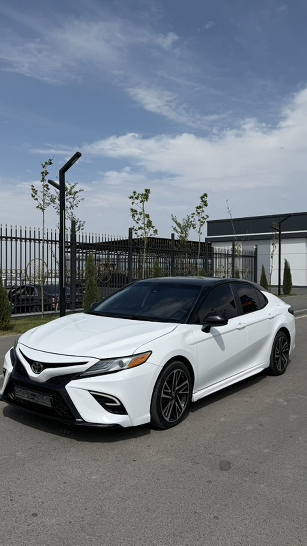 Toyota Camry: 2020 г., 2.5 л, Автомат, Бензин, Седан: фото 2