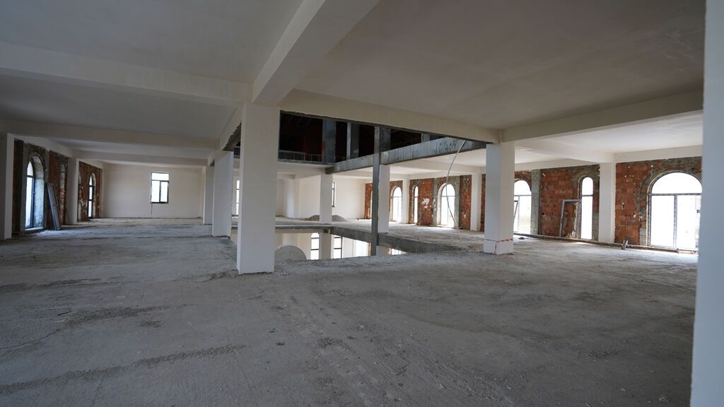 Ticarət Mərkəzi – Mall tipli obyekt - Ümumi sahə: 5 000 kv.m