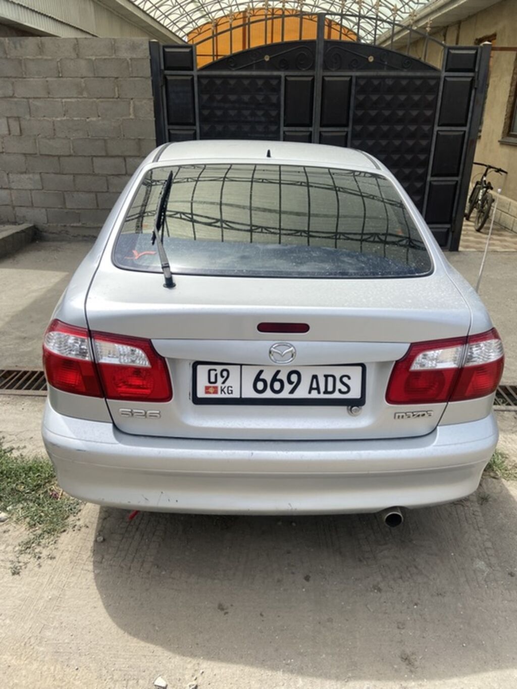 Mazda 626: 2000 г., 2 л, Механика, Бензин, Седан: фото 4