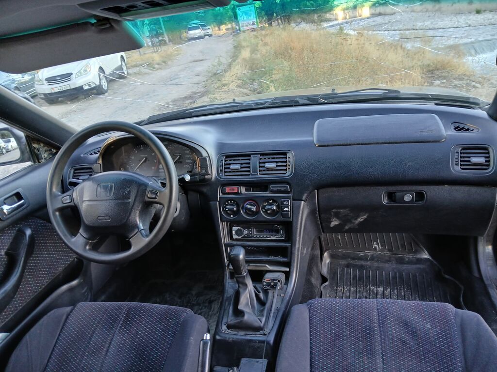Honda Accord: 1996 г., 1.8 л, Механика, Бензин, Седан: фото 5