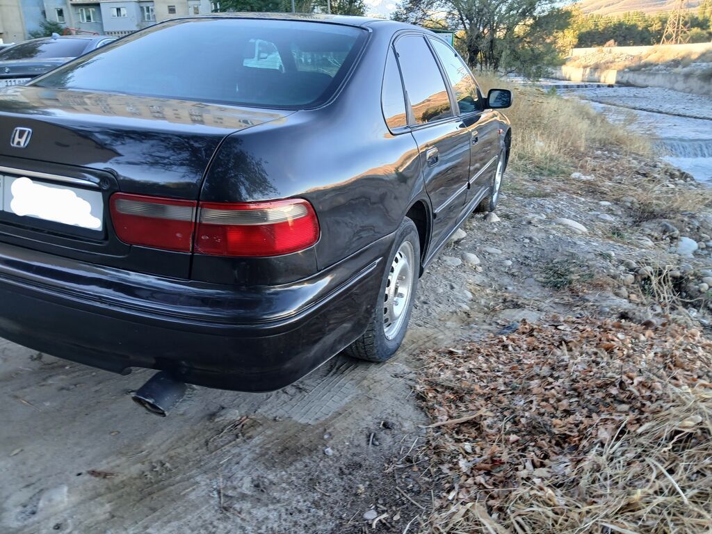 Honda Accord: 1996 г., 1.8 л, Механика, Бензин, Седан: фото 3