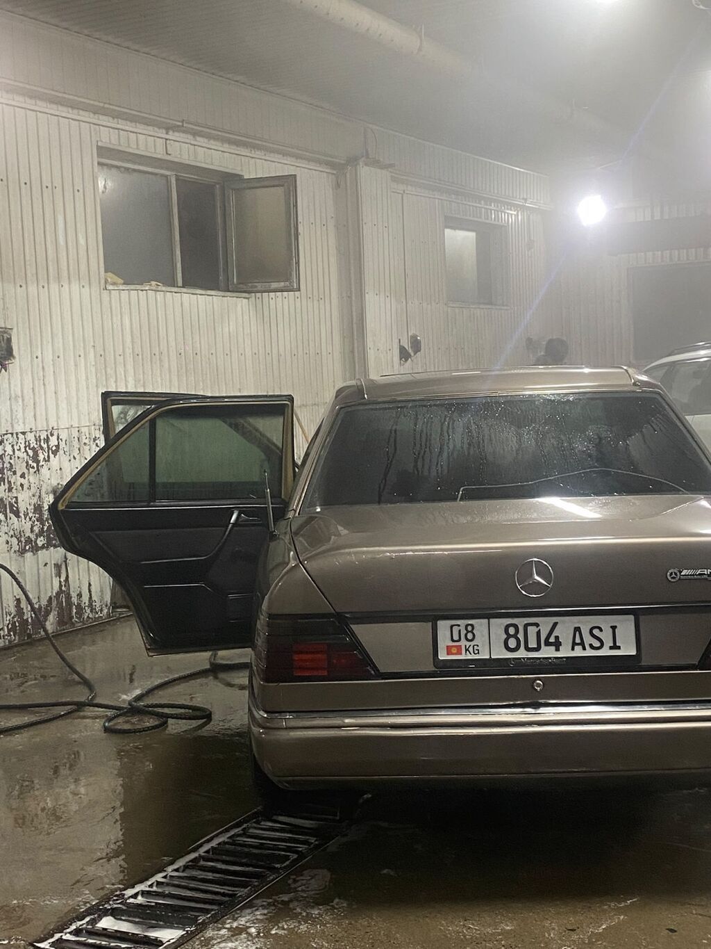Mercedes-Benz W124: 1990 г., Механика, Бензин, Седан — фото 4
