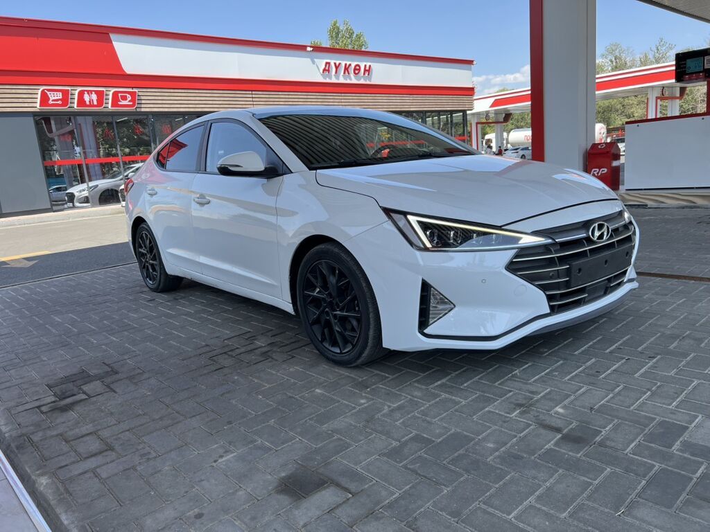 Hyundai Elantra 2019, 1.6 л, автомат, бензин: фото 2