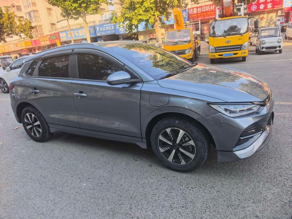 BYD E2: 2023 г., Электромобиль, Кроссовер: фото 2