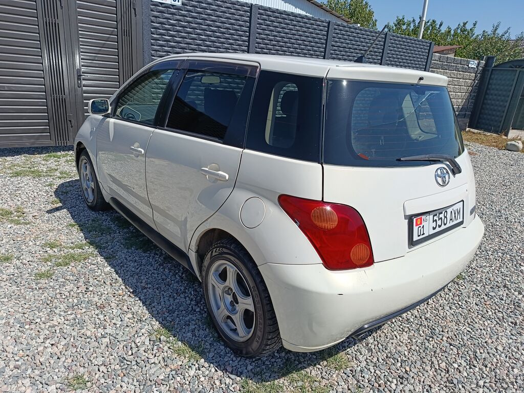 Toyota Ist: 2003 г., 1.5 л, Автомат, Бензин, Хэтчбэк: фото 4