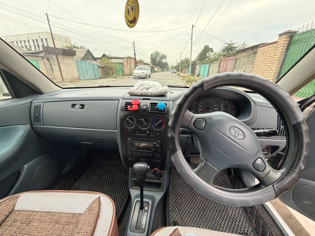 Toyota Raum: 2003 г., Бензин, Хэтчбэк: фото 6
