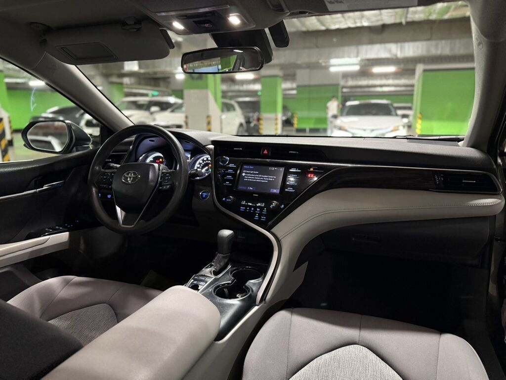Toyota Camry: 2020 г., 2.5 л, Автомат, Гибрид, Седан: фото 8