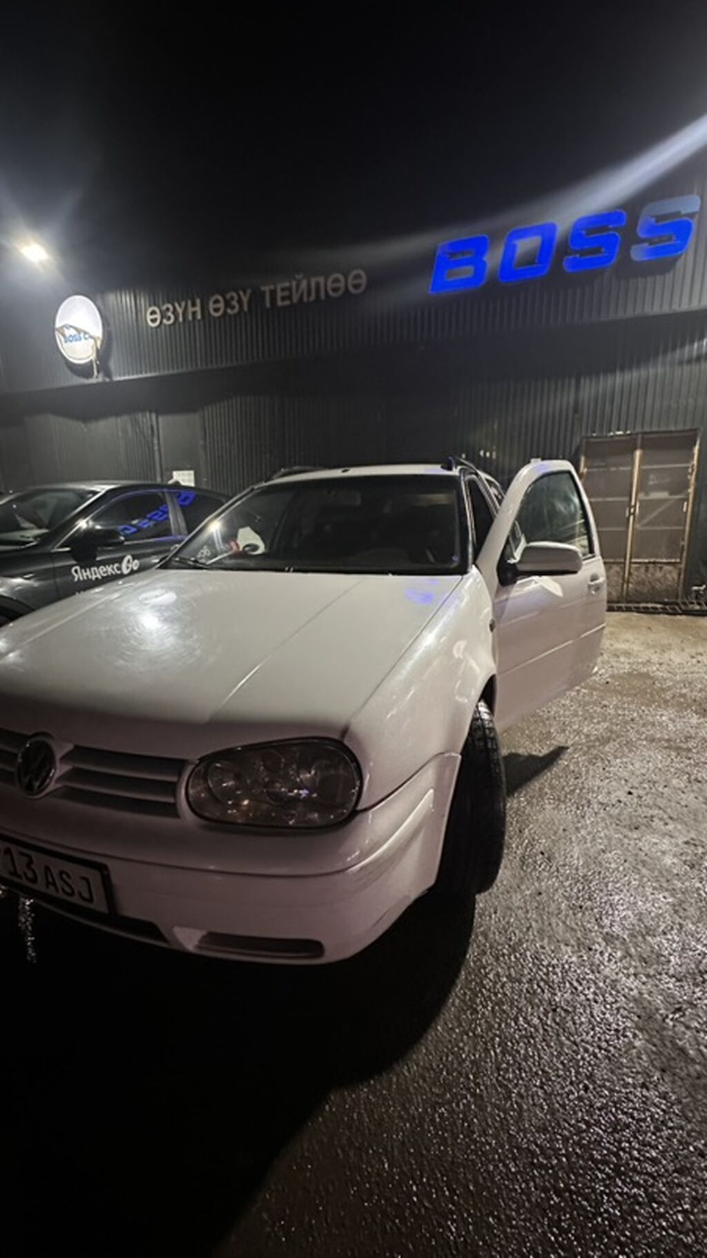 Volkswagen Golf: 2003 г., 2 л, Автомат, Бензин, Универсал: фото 1