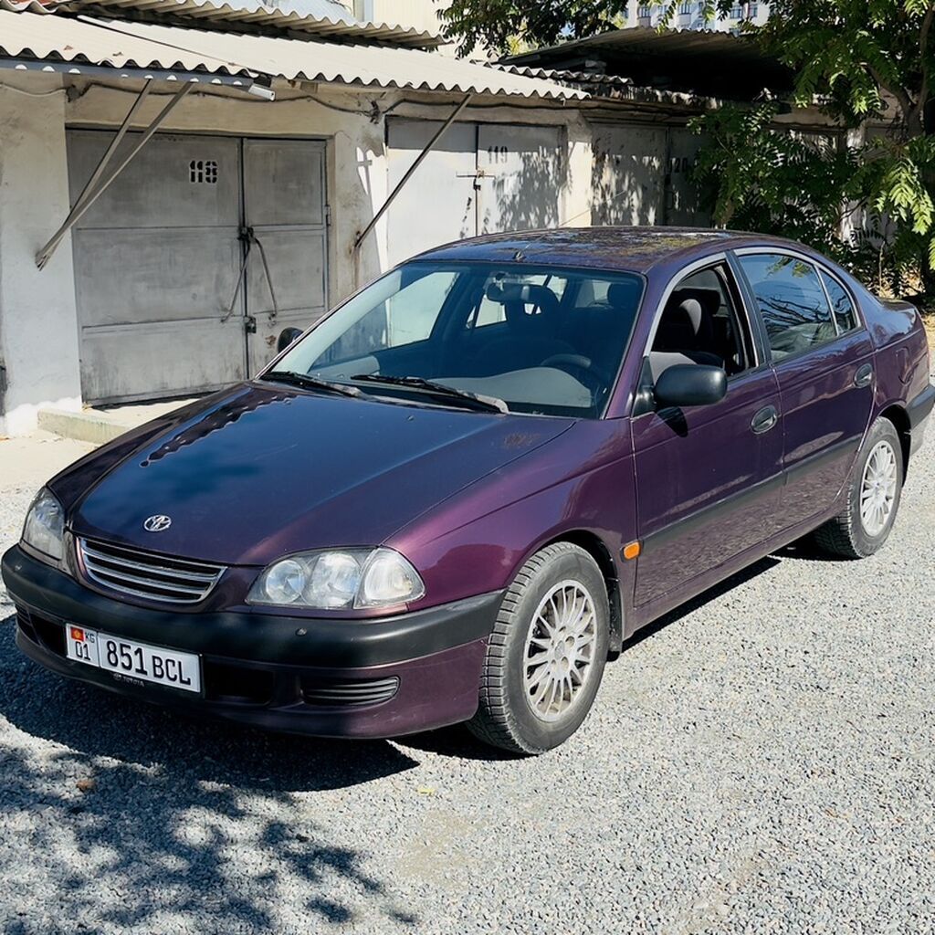 Toyota Avensis: 2000 г., 2 л, Механика, Бензин, Седан: фото 1