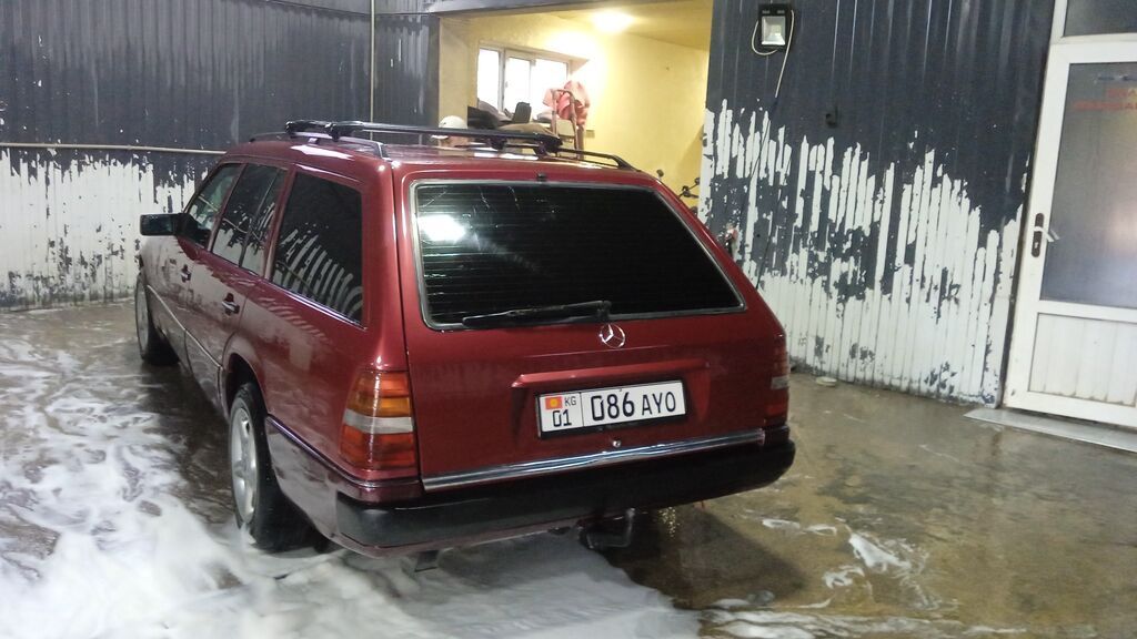 Mercedes-Benz W124: 1992 г., 2.2 л, Механика, Бензин, Универсал: фото 6