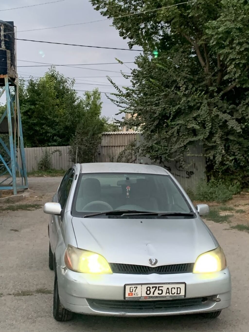 Toyota Platz: 1999 г., 1 л, Автомат, Бензин, Седан: фото 2