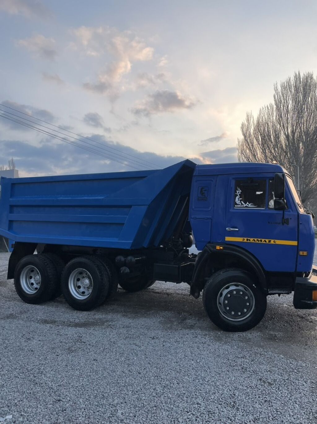 Самосвал KAMAZ 6x4 (трёхосный), с высокой металлической кузовной: фото 3