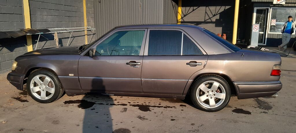 Mercedes-Benz W124: 1994 г., 3.2 л, Автомат, Бензин, Седан: фото 3