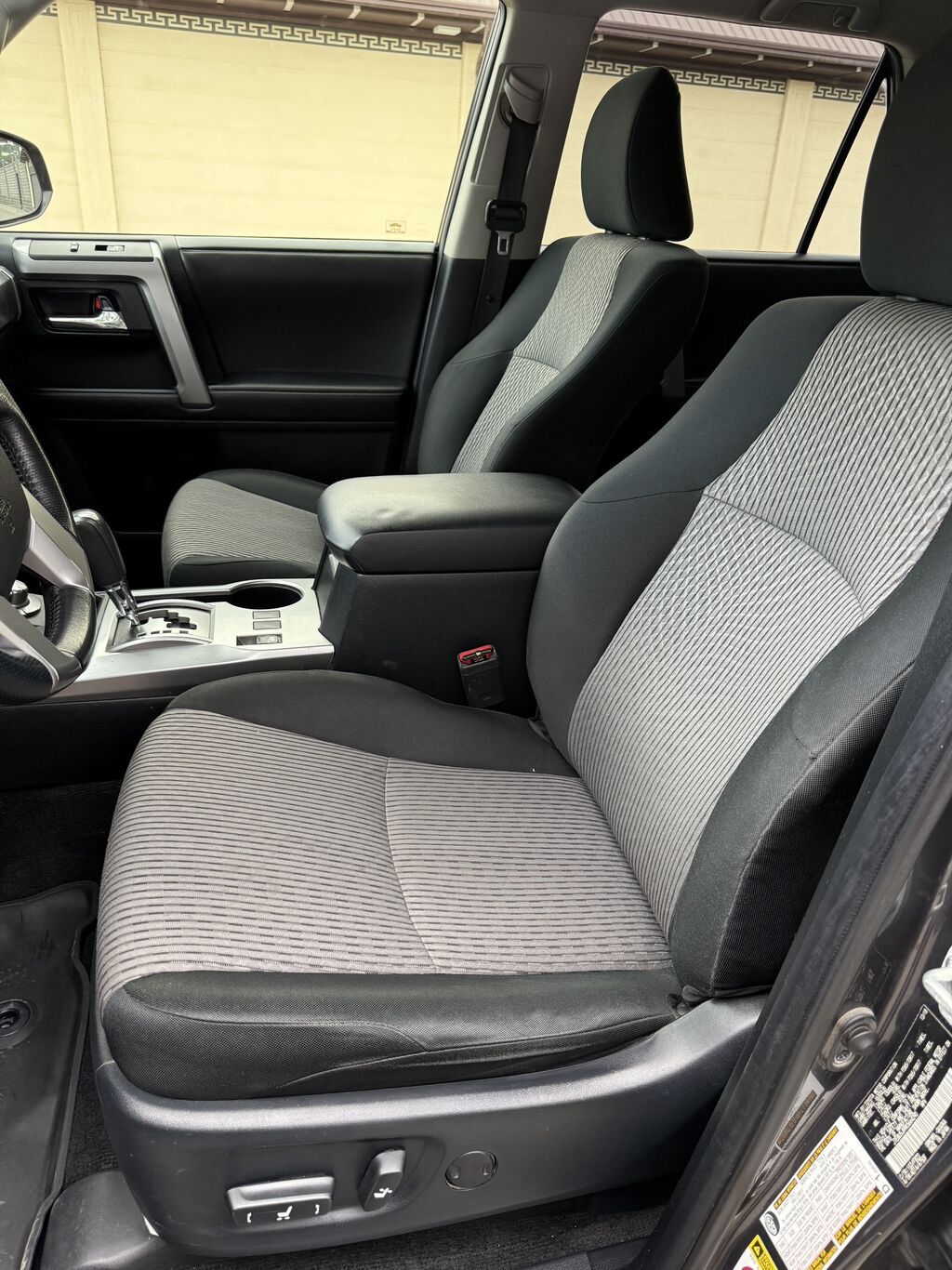 Toyota 4Runner: 2019 г., 4 л, Автомат, Газ, Внедорожник: фото 6