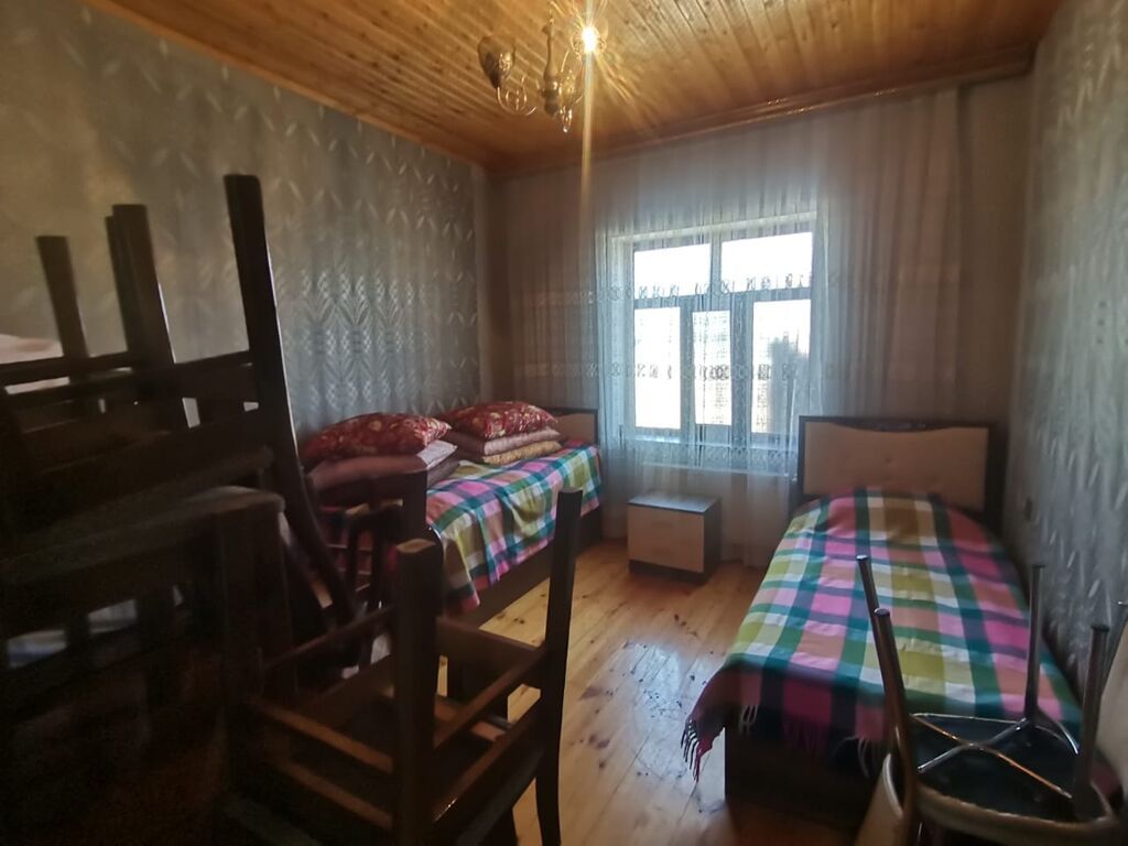 100 kv. m, 3 otaqlı, Artezian quyusu, İnternet, Telefon