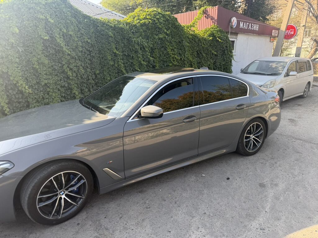 BMW 5 series: 2022 г., 2 л, Бензин, Седан: фото 3