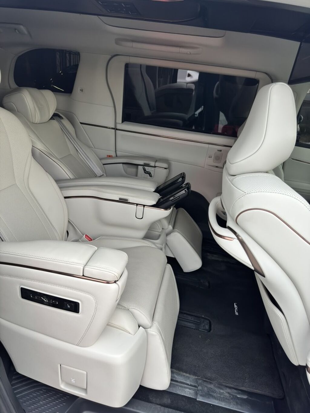 Lexus LM: 2025 г., 2.4 л, Автомат, Гибрид, Минивэн: фото 3
