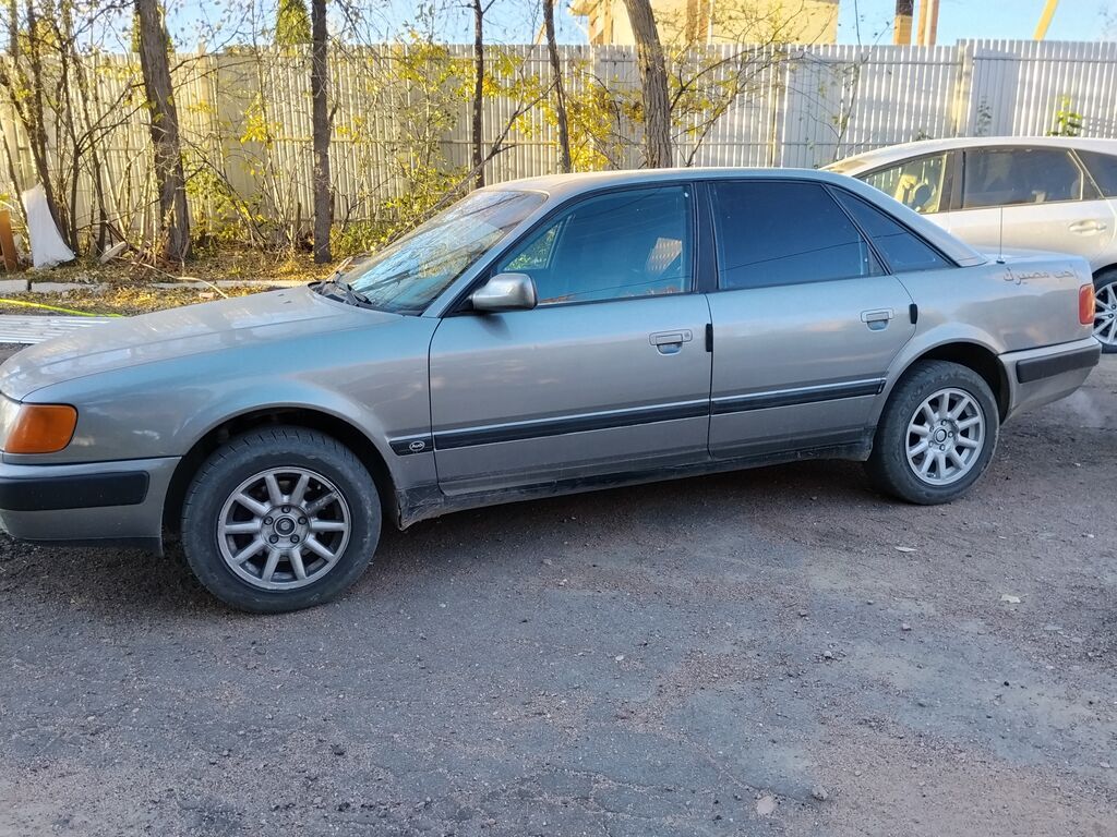 Audi 100: 1990 г., 2.3 л, Механика, Бензин, Седан: фото 6