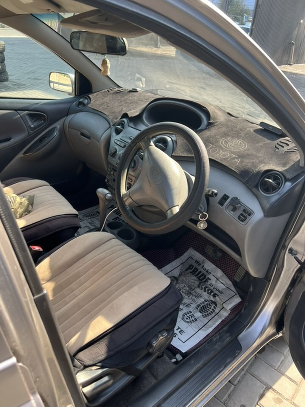 Toyota Vitz: 2002 г., 1.3 л, Автомат, Бензин, Хэтчбэк: фото 8