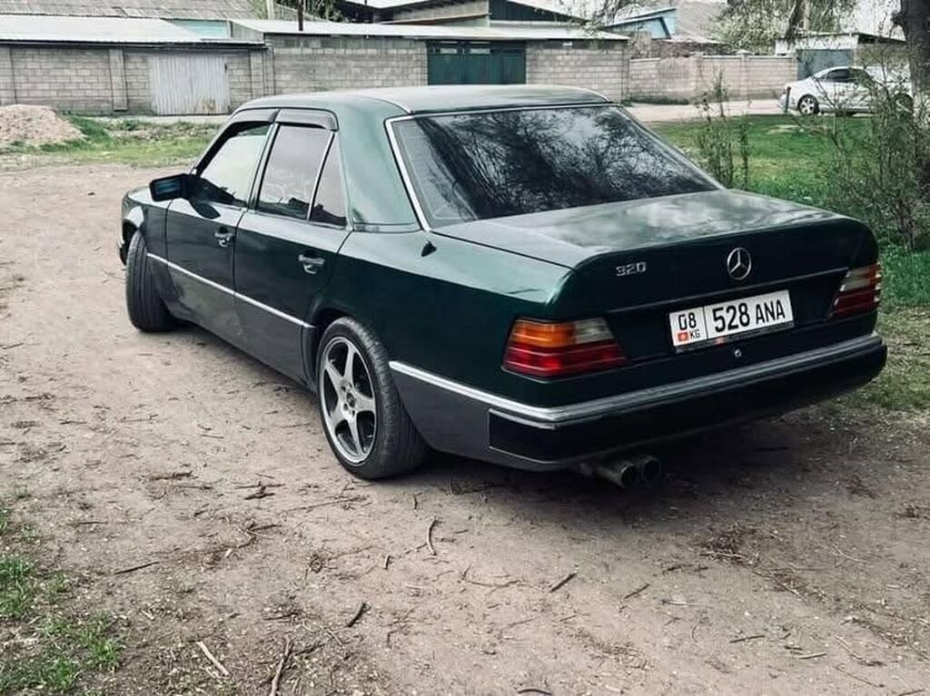 Mercedes-Benz W124: 1992 г., 2.3 л, Механика, Бензин, Седан: фото 2