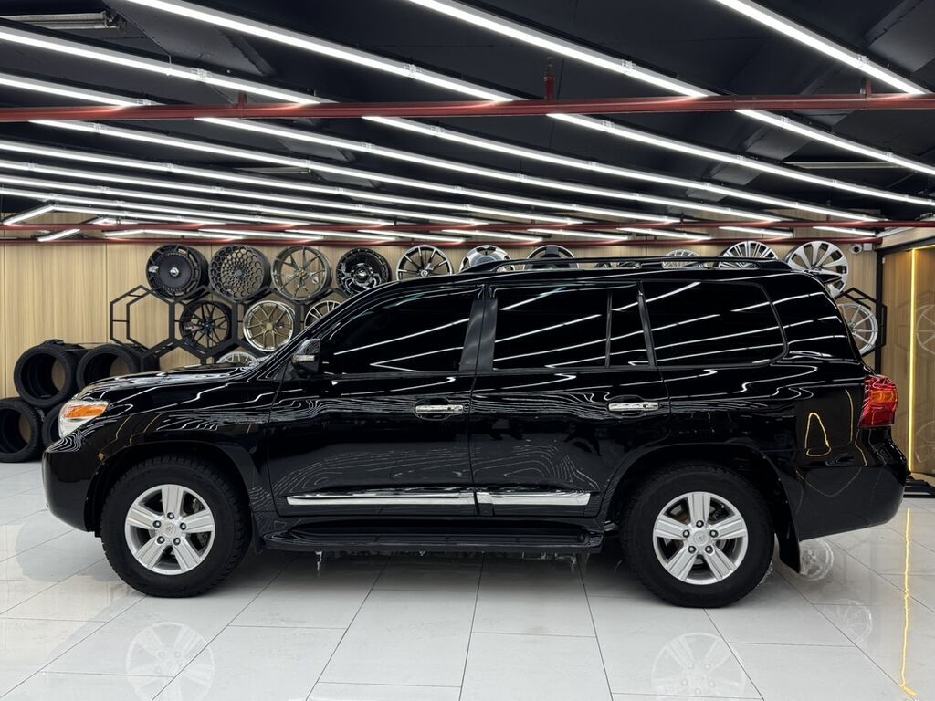 Toyota Land Cruiser: 2013 г., 4.6 л, Автомат, Бензин, Внедорожник: фото 7