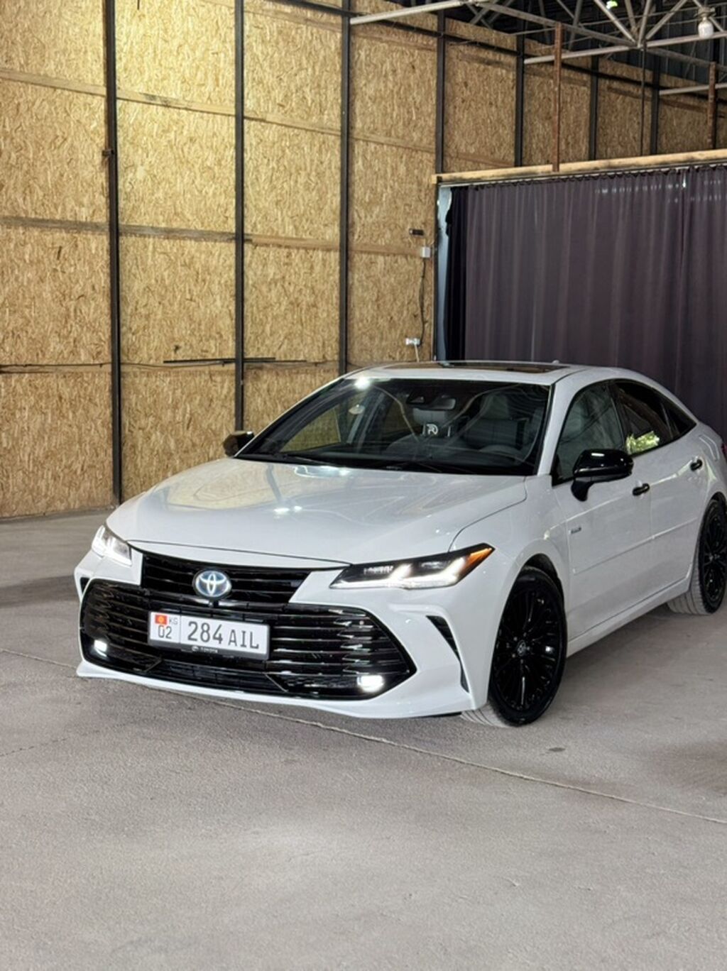 Toyota Avalon: 2021 г., 2.5 л, Вариатор, Гибрид, Седан: фото 2