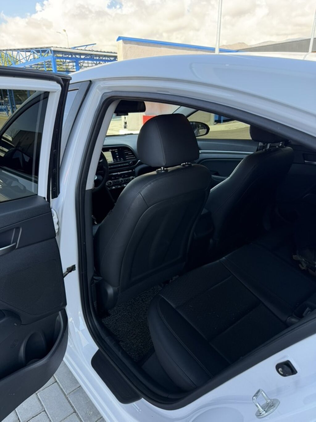 Hyundai Elantra: 2018 г., 1.6 л, Вариатор, Бензин, Седан: фото 7