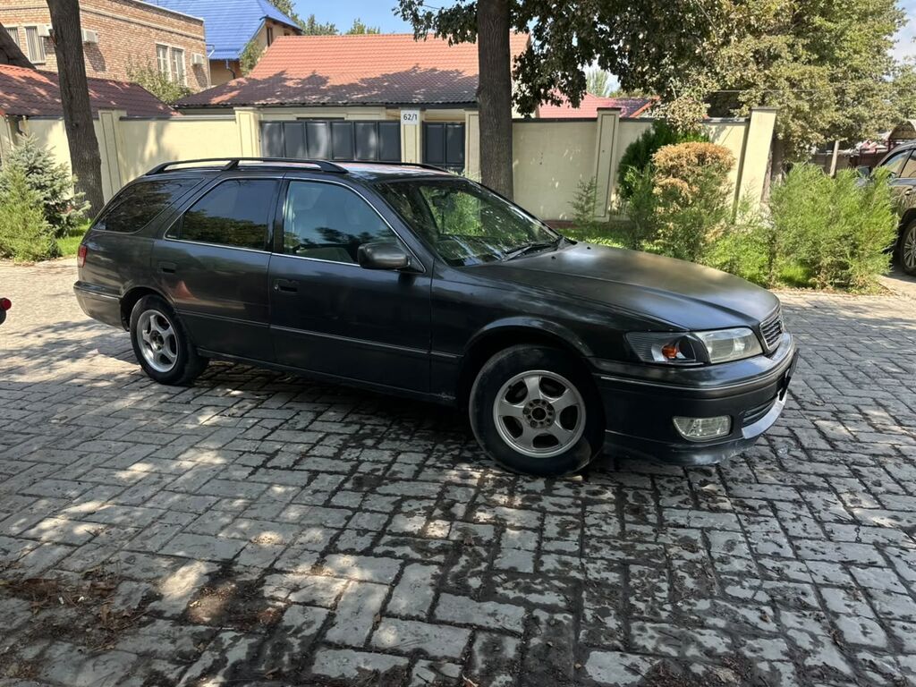 Toyota Qualis: 2000 г., 2.2 л, Автомат, Бензин, Универсал: фото 2