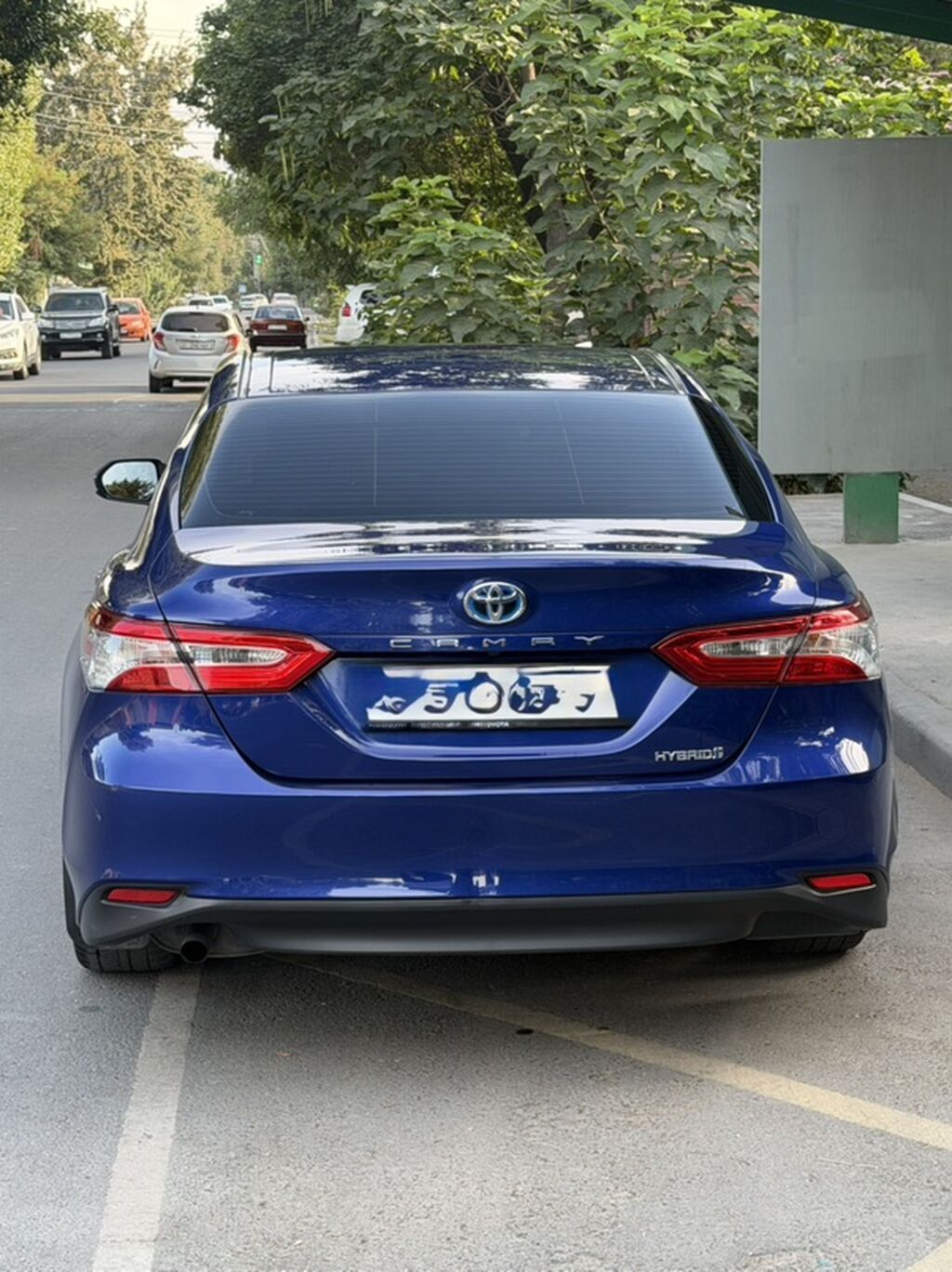 Toyota Camry: 2018 г., 2.5 л, Автомат, Гибрид, Седан: фото 2